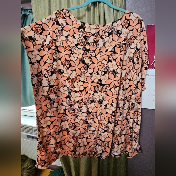 Floral Patterned Top - Picture 2 of 2